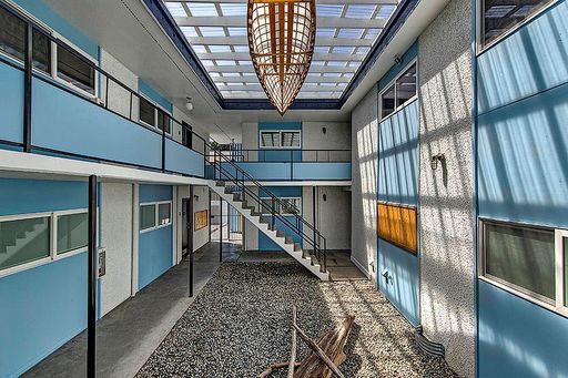 1 MONTH RENT FREE! Top Floor, Corner Unit: Riverside Apartments 1-Bedroom with Custom Upgrades! – photo 1