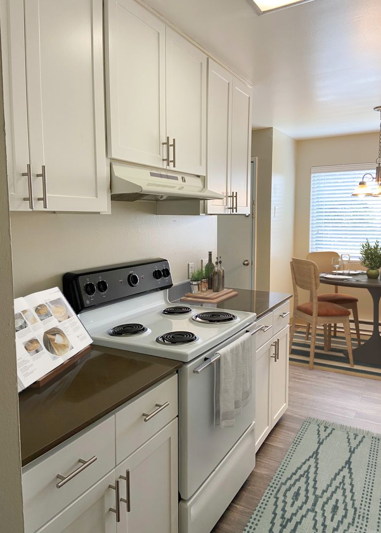 Bellevue Apartment: 12028 NE 8th St.