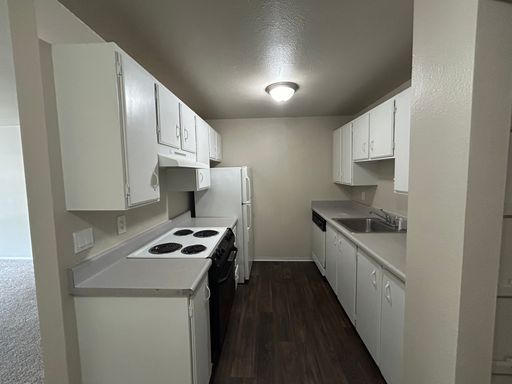 Spacious 1-Bedroom with Private Patio and Modern Finishes – photo 1
