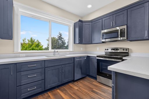 2 Weeks Free for August Move in plus 2 Additional Weeks Free For Look & Lease Special If You Apply Within 24 Hours Of Your Tour!!! – photo 1