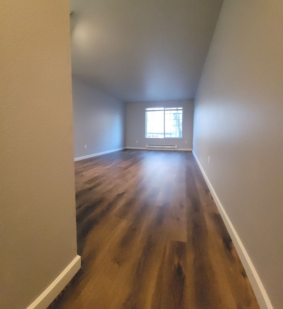 Seattle Apartment: 1158 North 91st Street