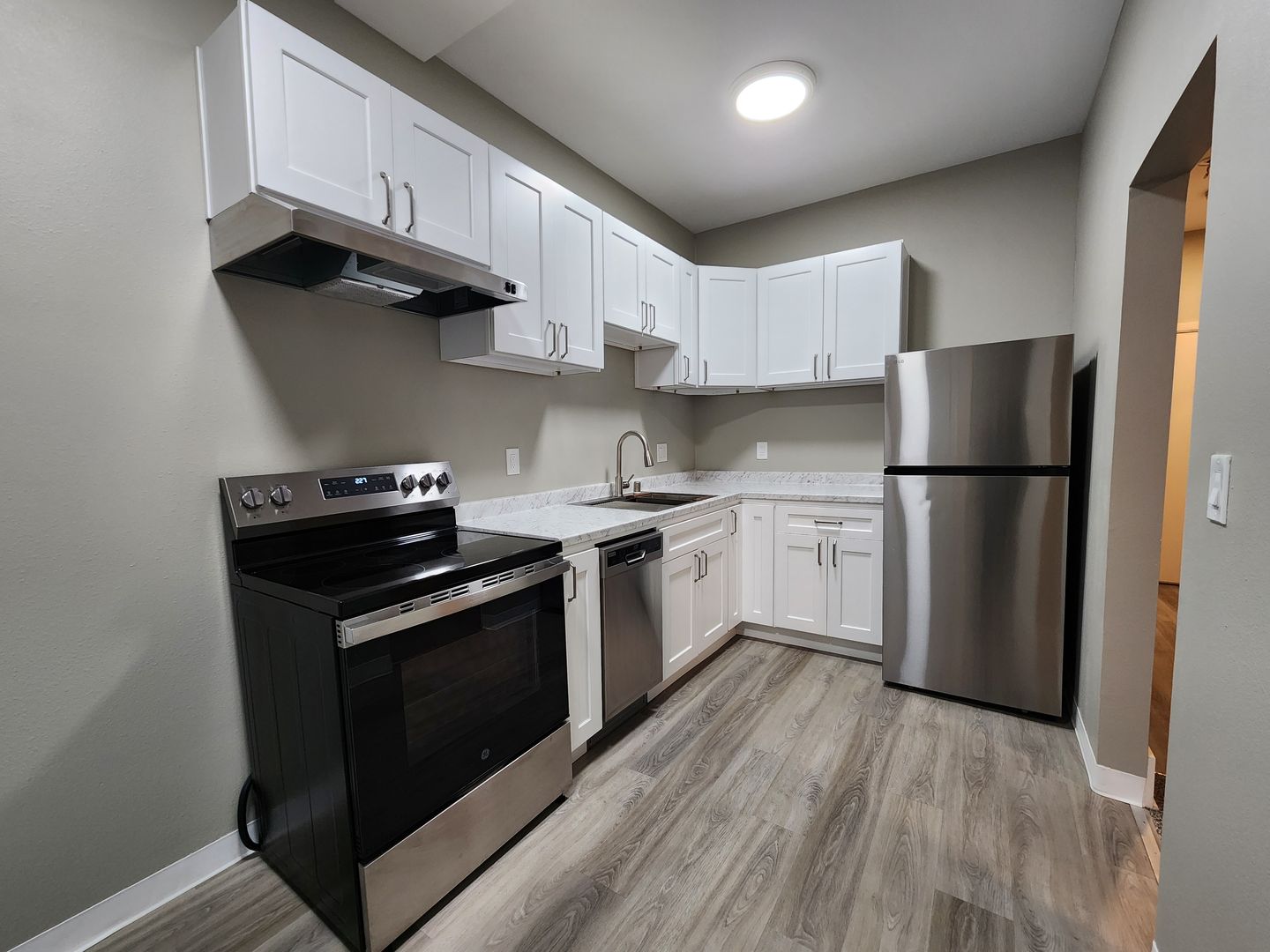 Tacoma Apartment: 414-422 Tacoma Ave S