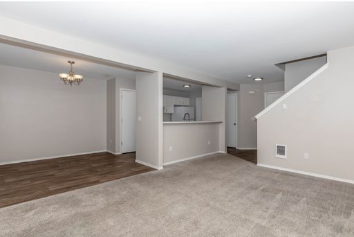 6 week rent credit look & lease special! Beautiful 3 bedroom townhome in the heart of Tumwater. 2 minutes from amenities! – photo 1