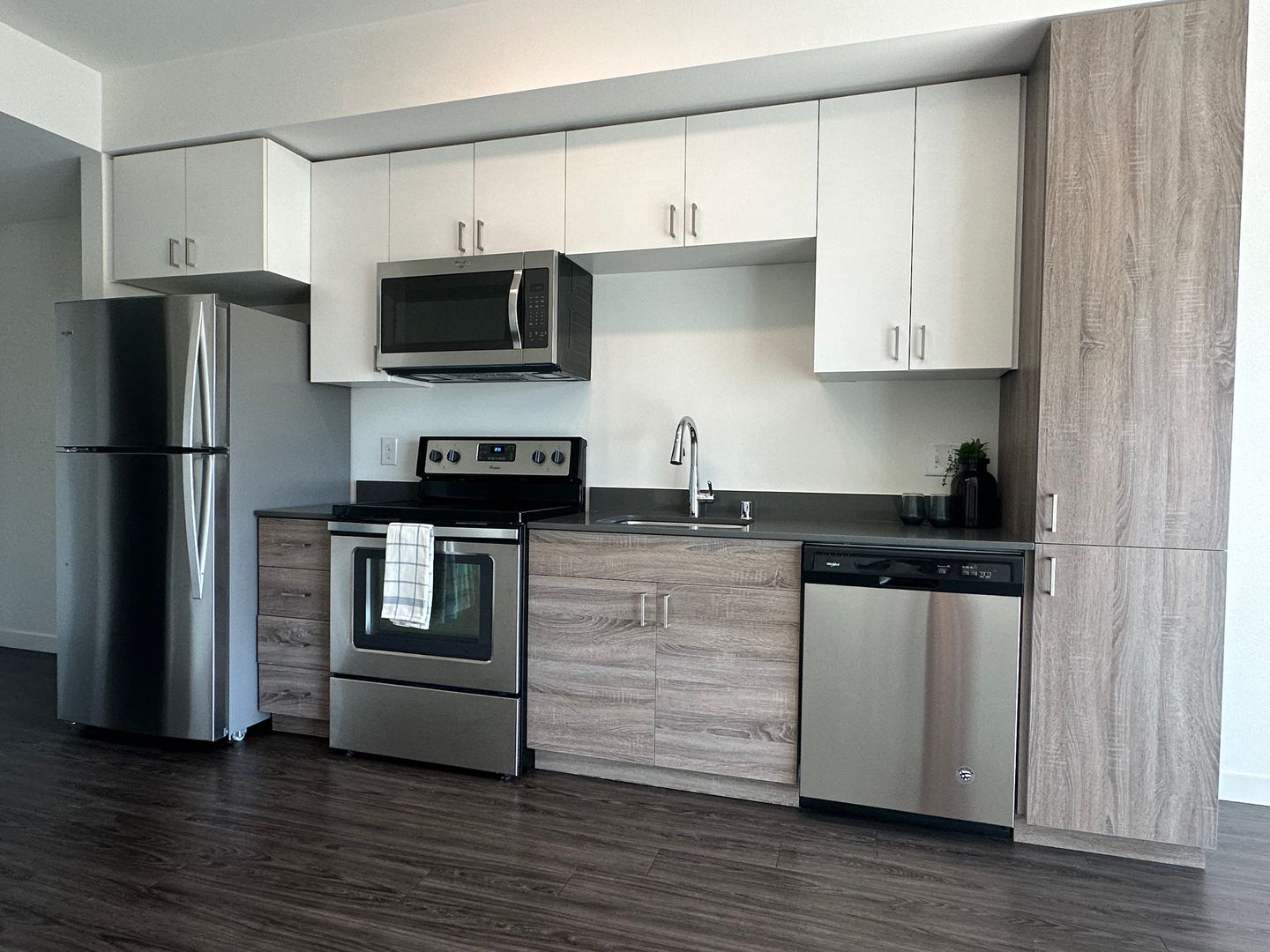 Seattle Apartment: 8228 Green Lake Dr N