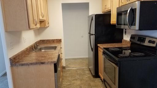 TWO WEEKS FREE!!! Stylish 2-Bedroom Apartment with Parking, Laundry, and Pet-Friendly Perks – photo 1