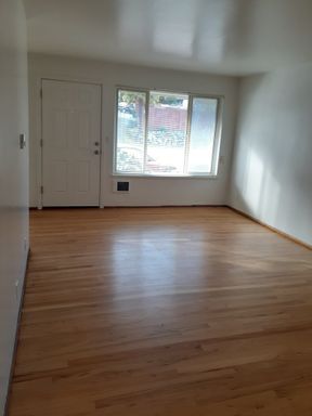 Affordable, Quiet, Close to Alki and Lincoln Park! – photo 1