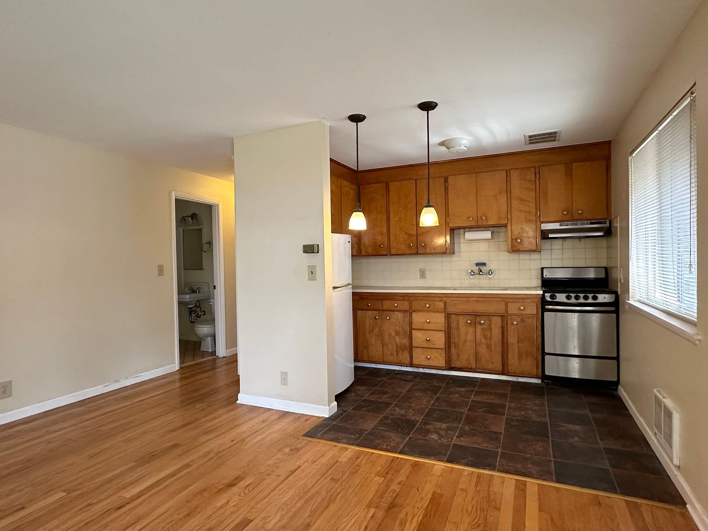 Seattle Apartment: 7216 California Avenue SW