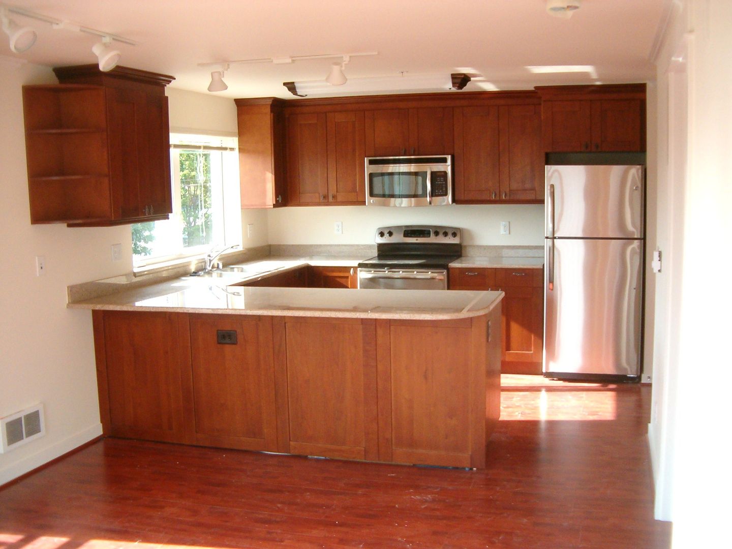 Seattle Apartment: 4218 Stone Way N