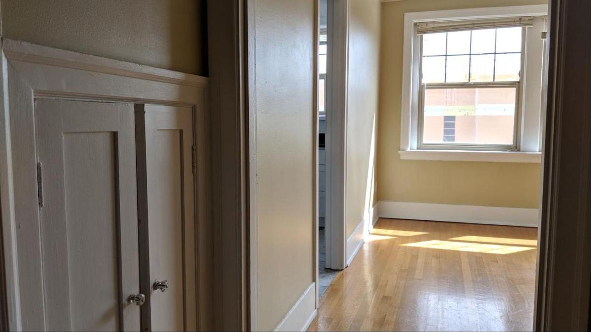 Seattle Apartment: 906 E. John St.