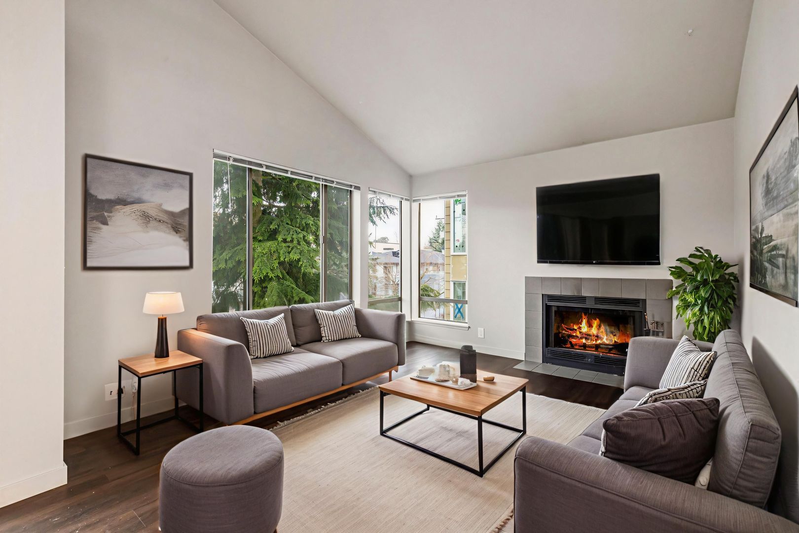 Seattle Apartment: 9512 Interlake Ave. N