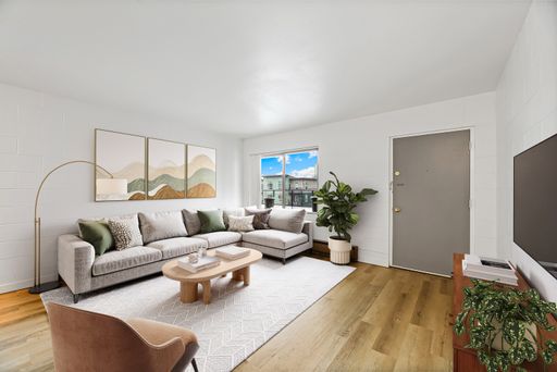 Lakefront Living: Modern 1-Bedroom Apartments in Seattle's Desirable Eastlake – photo 1