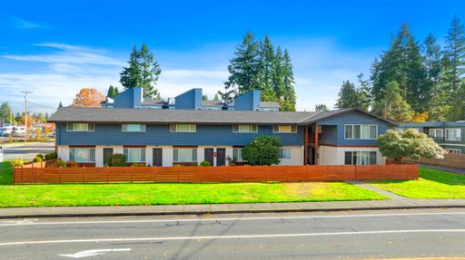 2 Bedroom Townhome 1 Bath - Free Parking, Laundry in unit – photo 1