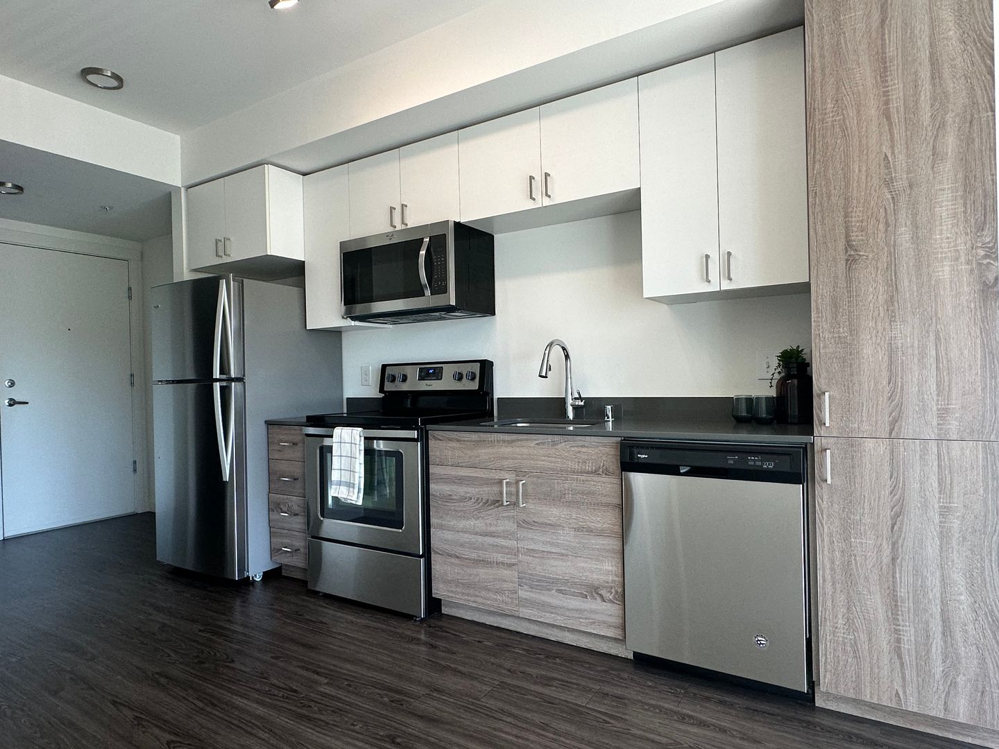 Seattle Apartment: 8228 Green Lake Dr N