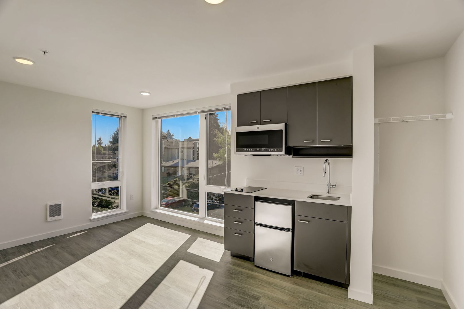 Seattle Apartment: 12328 33rd Ave NE
