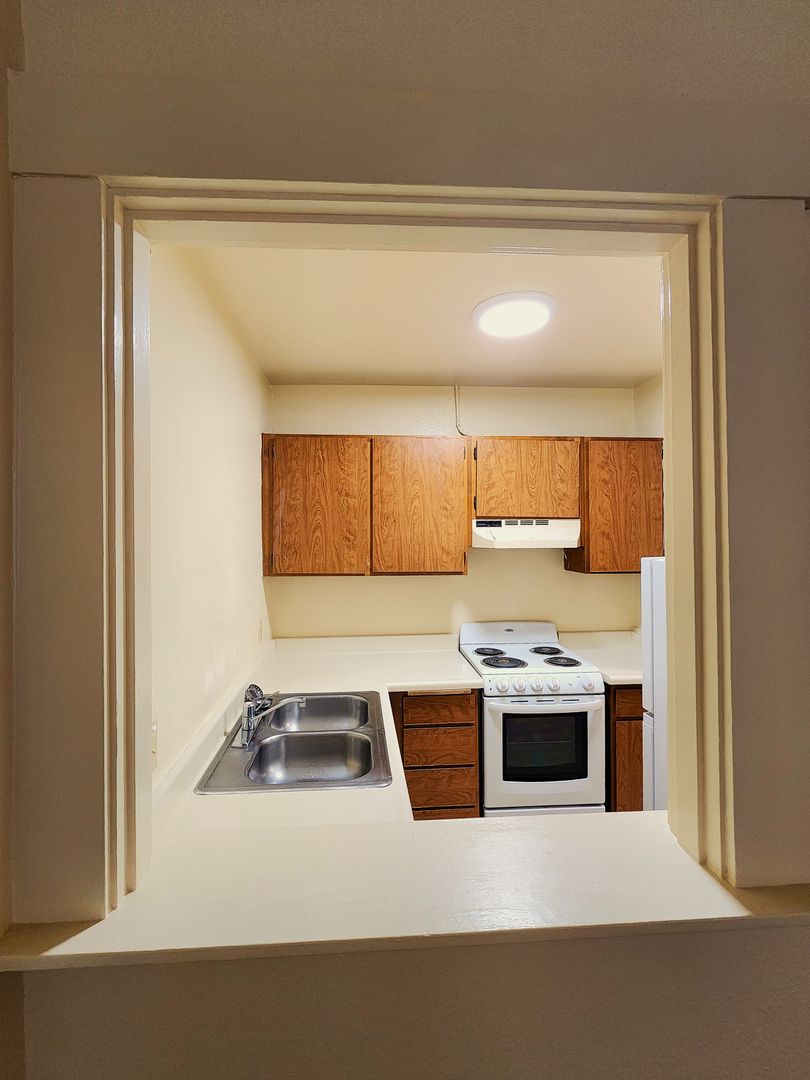 Tacoma Apartment: 414-422 Tacoma Ave S