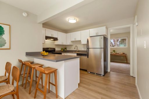 Chic Kenwood Living: Stylish 1-Bedroom with Designer Finishes and Private Patio – photo 1
