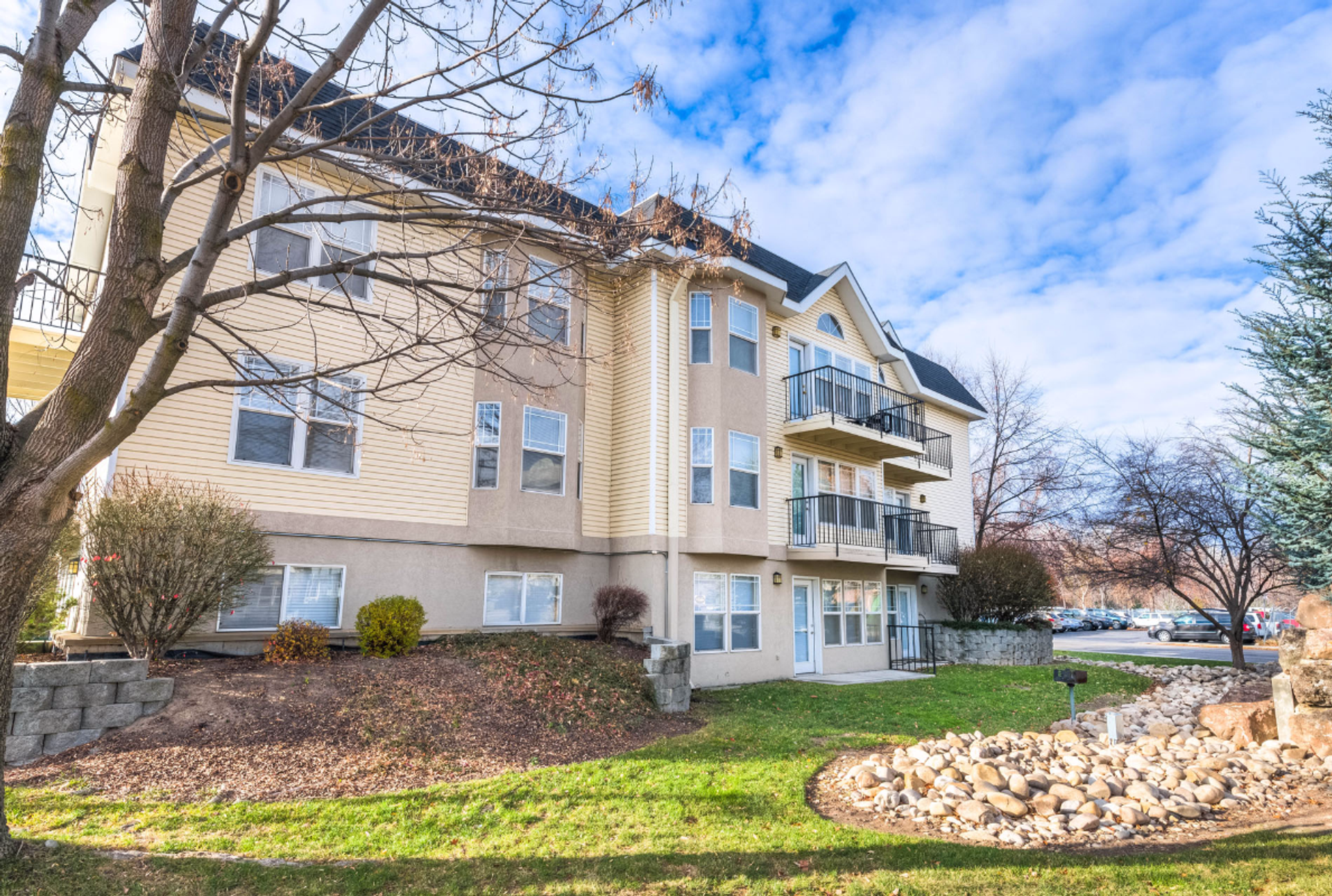 Boise Apartment: 660 Clearwater Lane