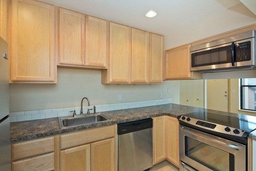 Seattle Apartment: 1505 Queen Anne Ave N