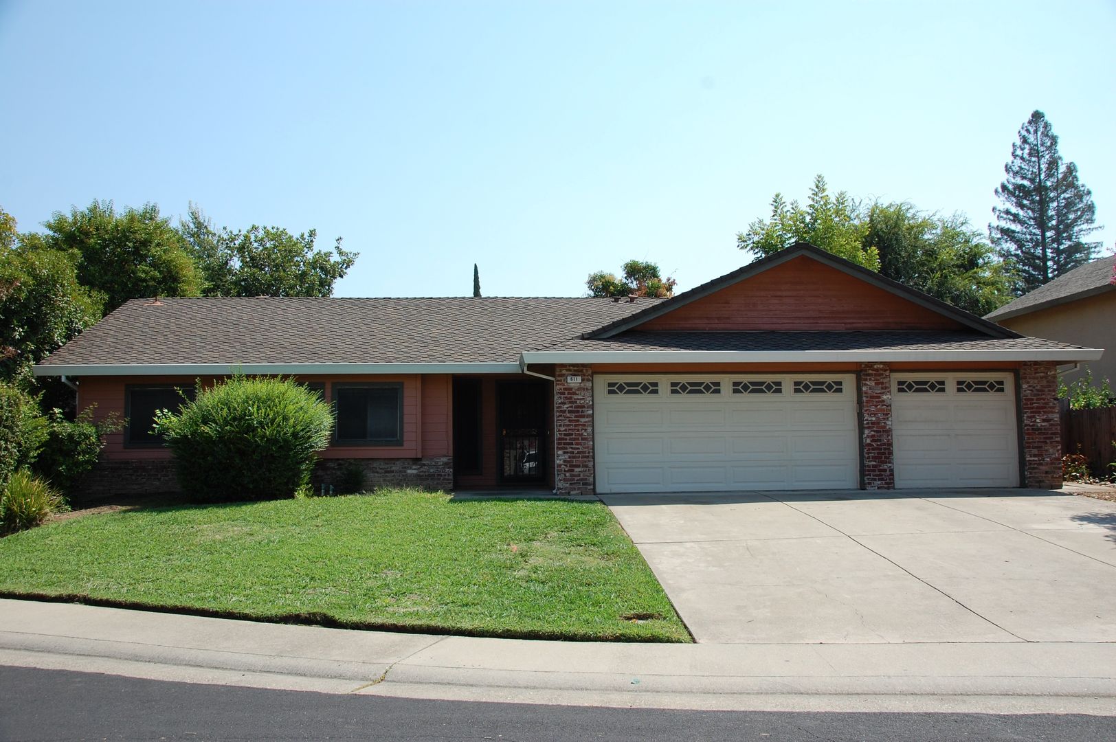 Roseville House: 611 Andress Court - Andress Court