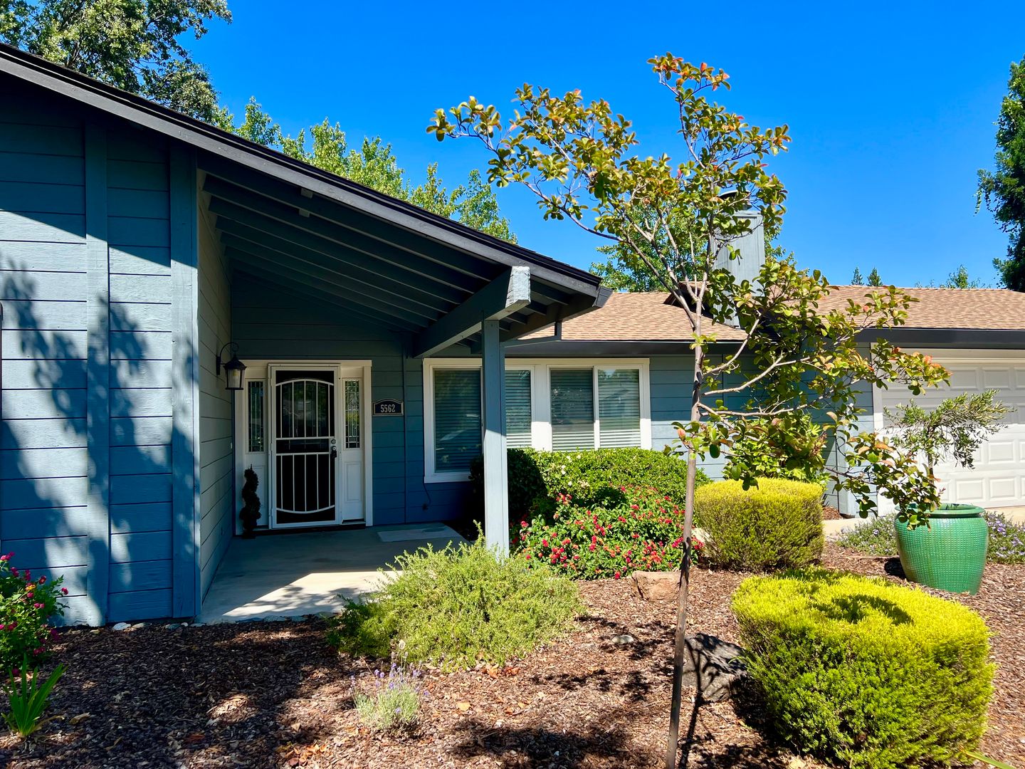 Loomis House: 5562 Catalpa Court
