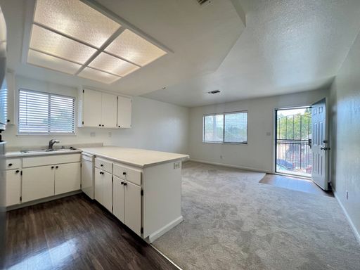 Your New Home! 2 bedroom in Roseville