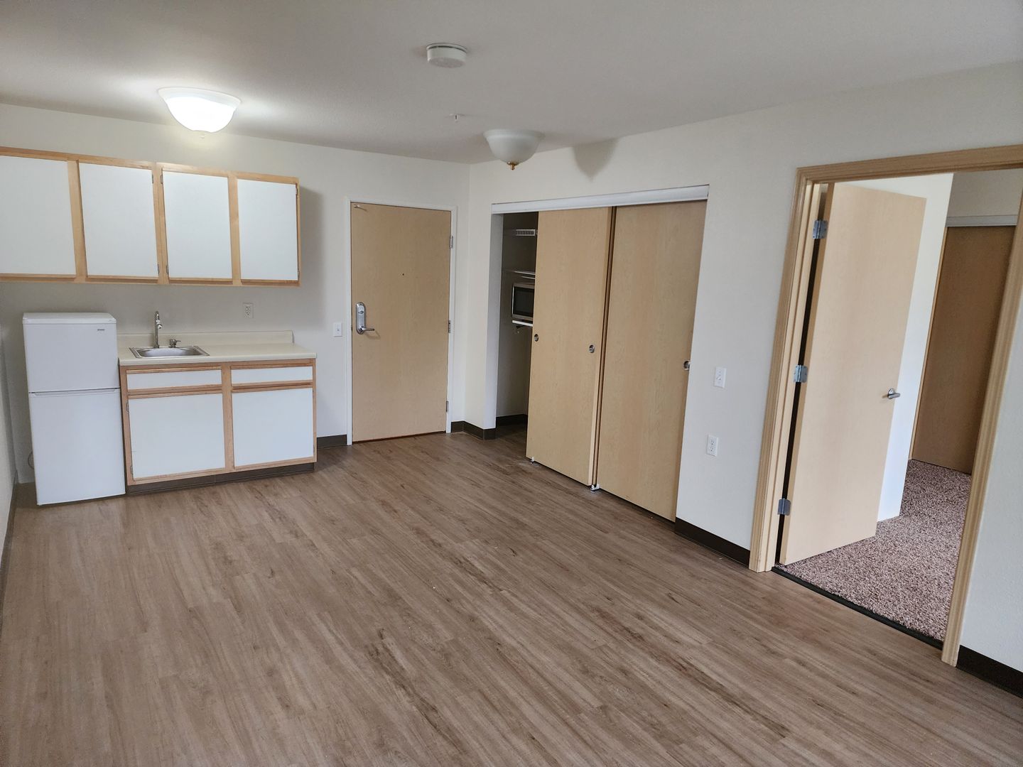 Paradise Apartment: 5900 Canyon View Dr.