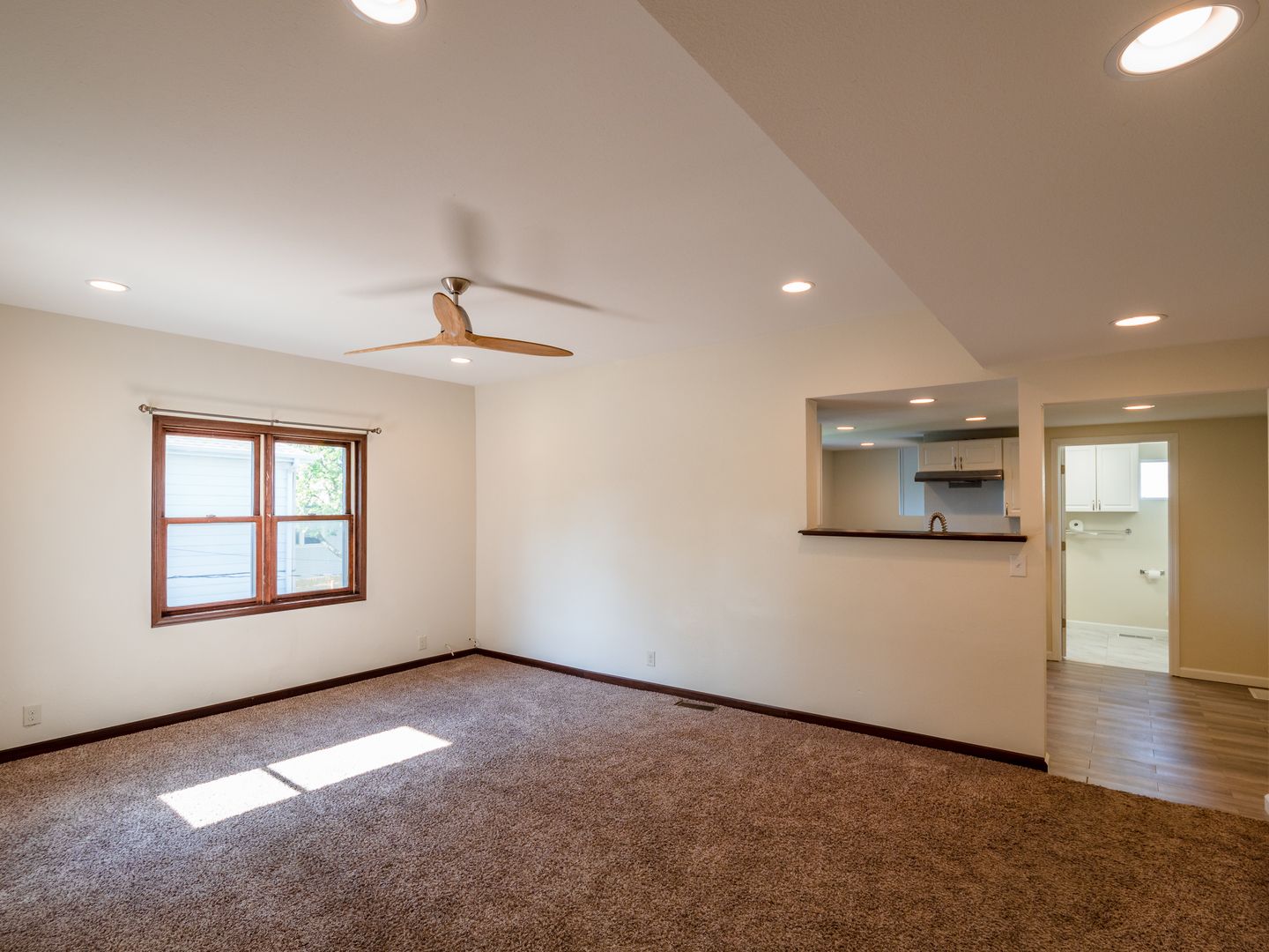 Marion Apartment: 966 11th St Marion