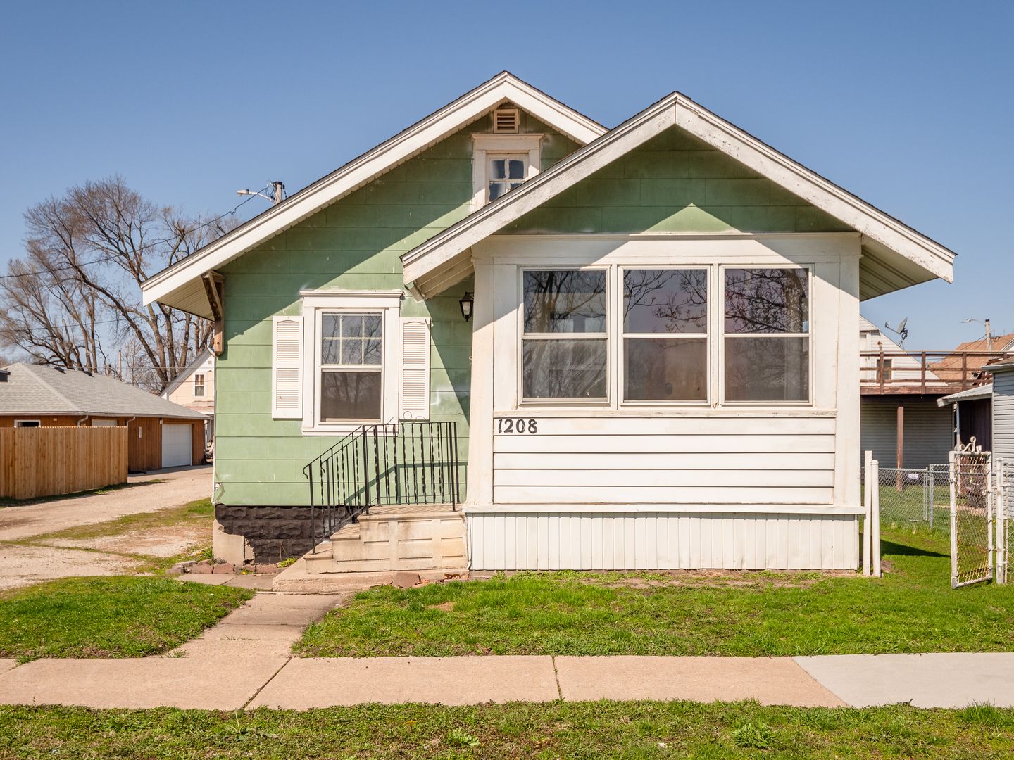Cedar Rapids House: 1208 L St SW