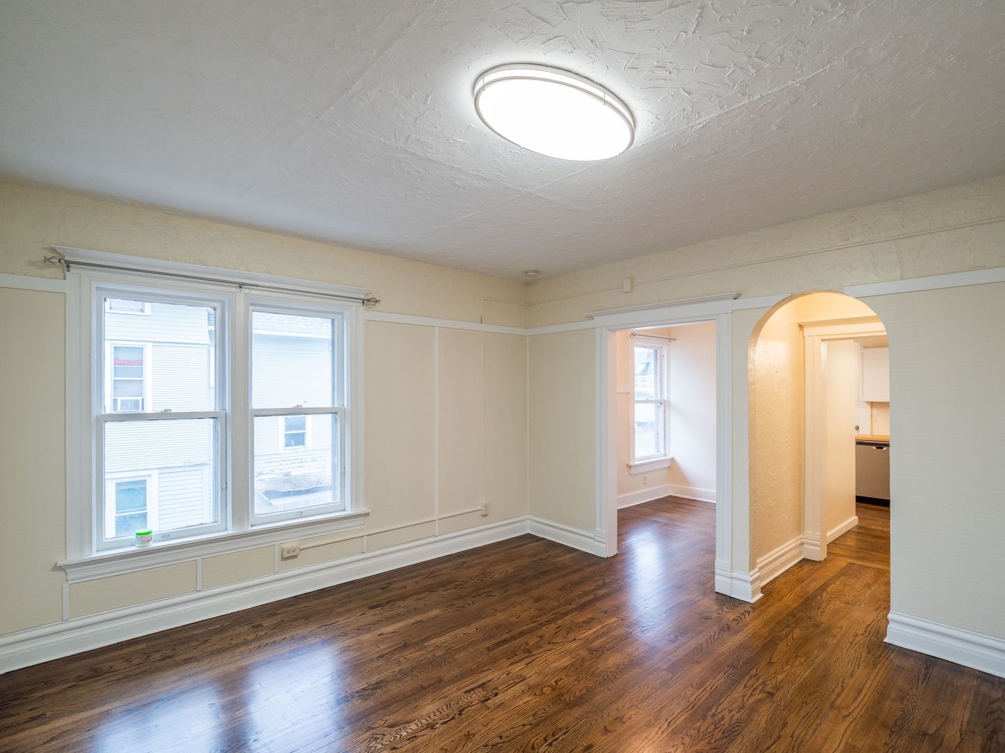 Cedar Rapids Apartment: 1344 2nd Ave SE