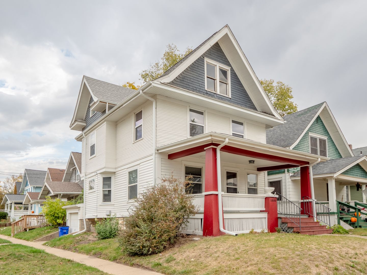 Cedar Rapids House: 1800 6th Ave SE