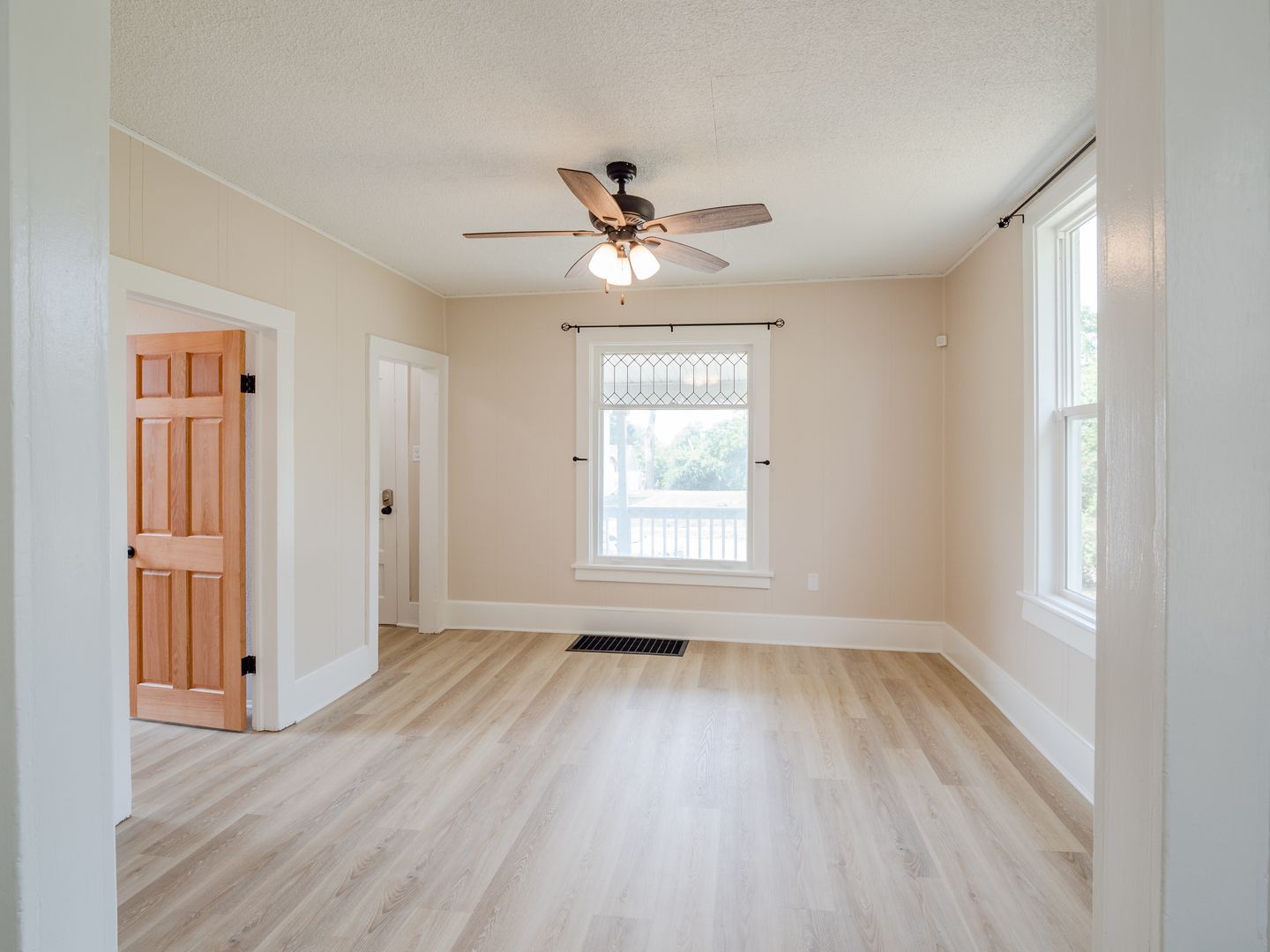 Cedar Rapids Apartment: 1638 B Ave NE