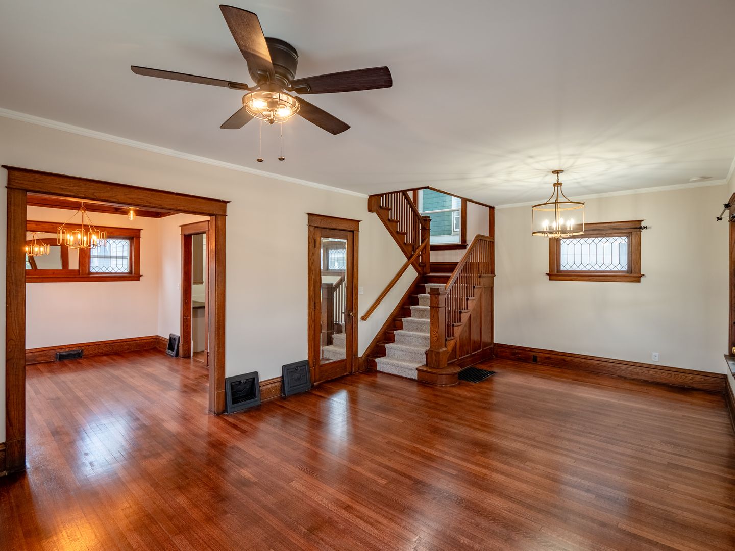 Cedar Rapids House: 1717 7th Ave SE