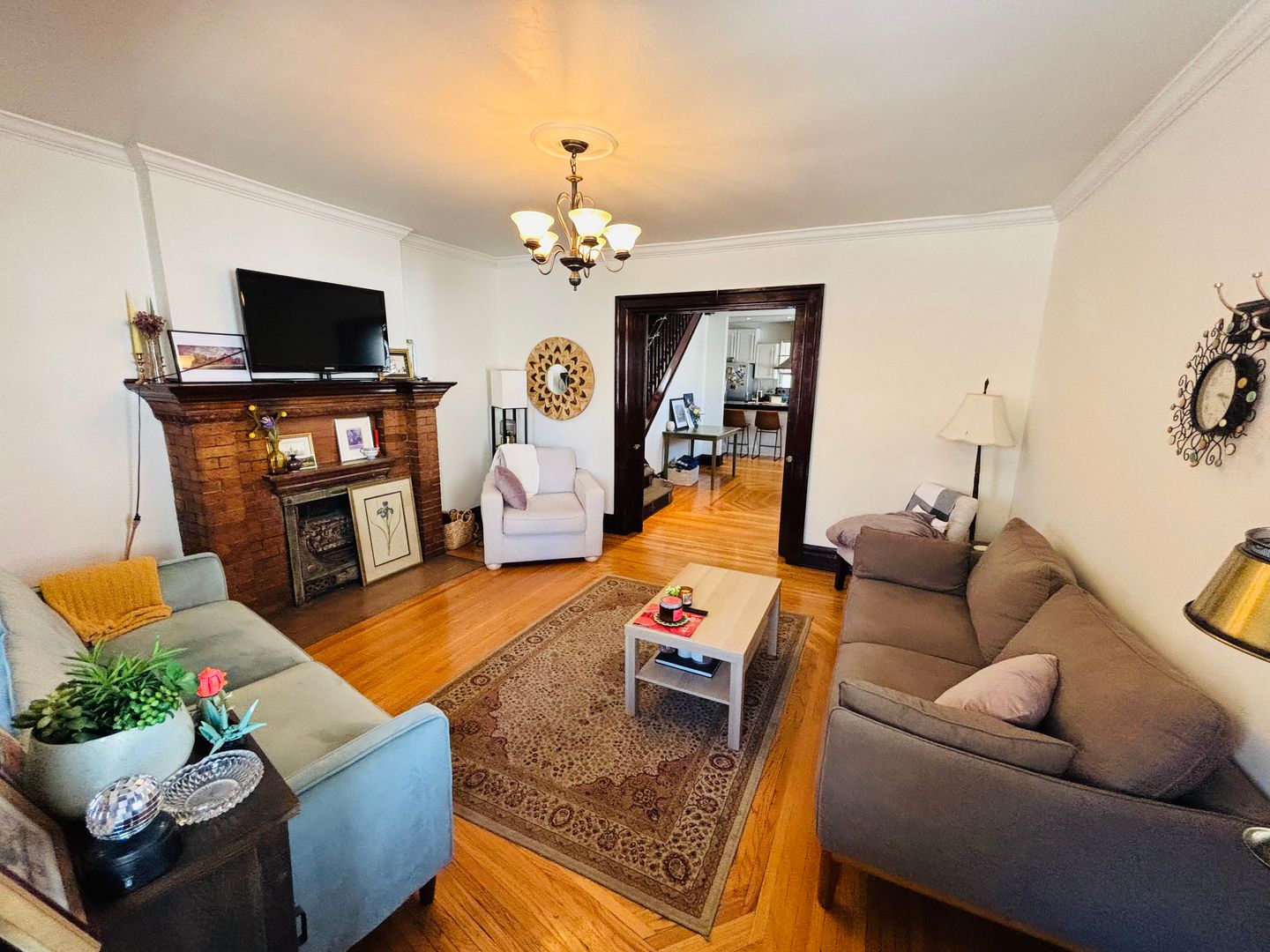 Columbus Apartment: 187 Sycamore
