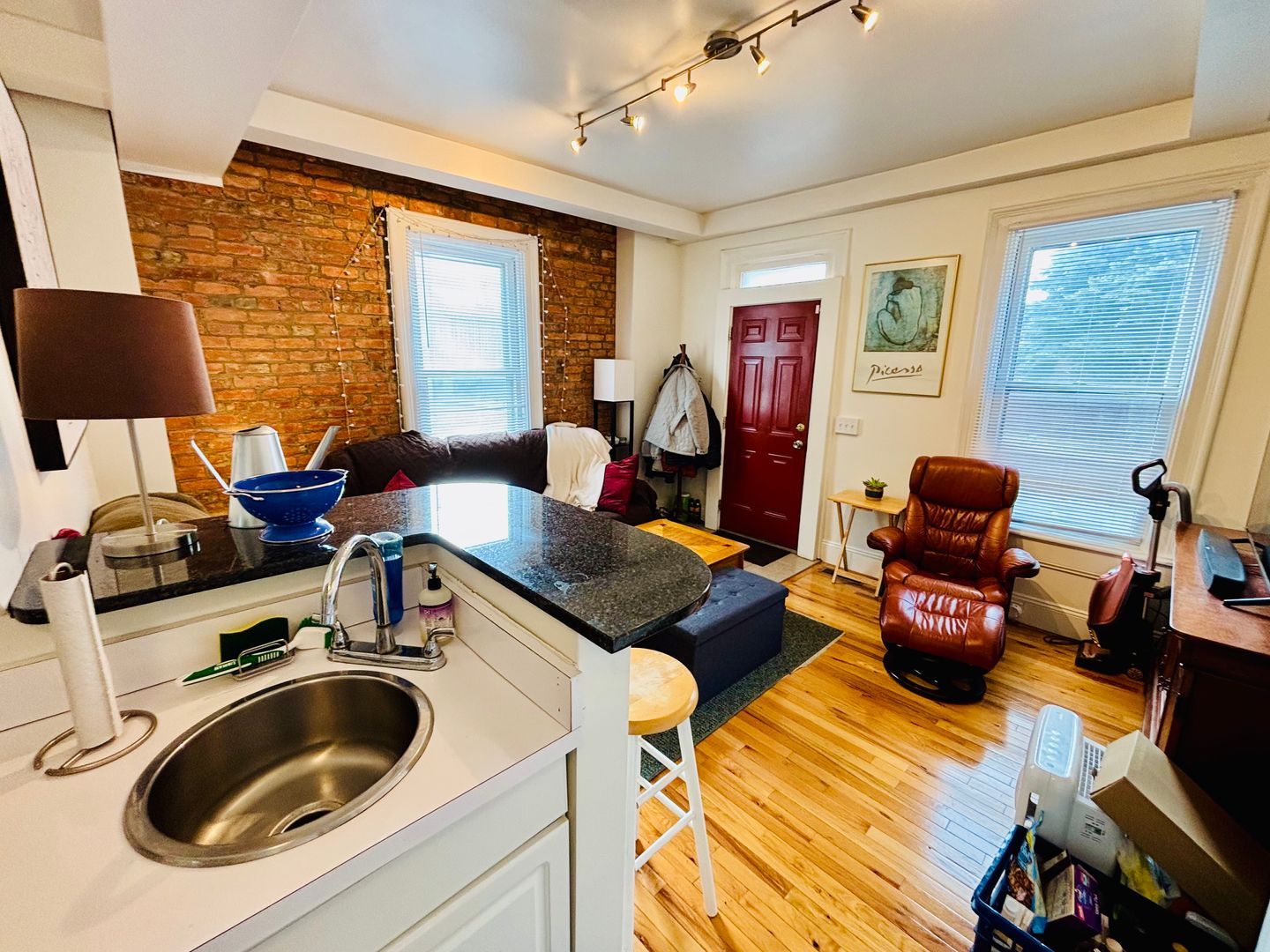Columbus Apartment: 22 E. Beck St
