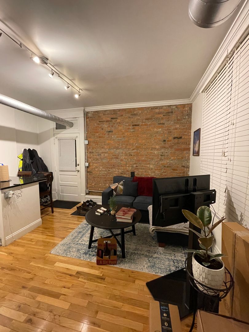 Columbus Apartment: 842 S. Third