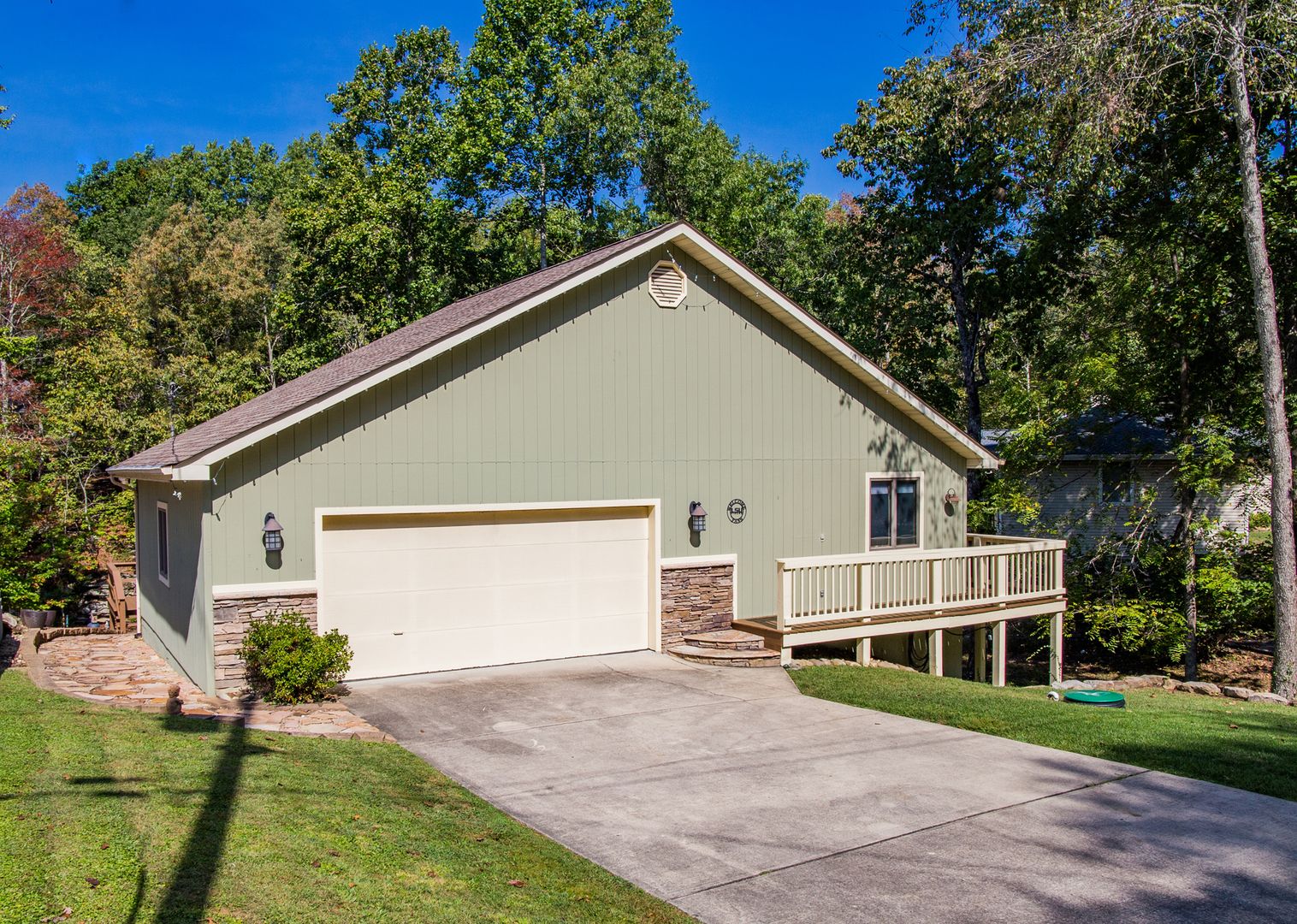 Crossville House: 193 Meadowview Dr