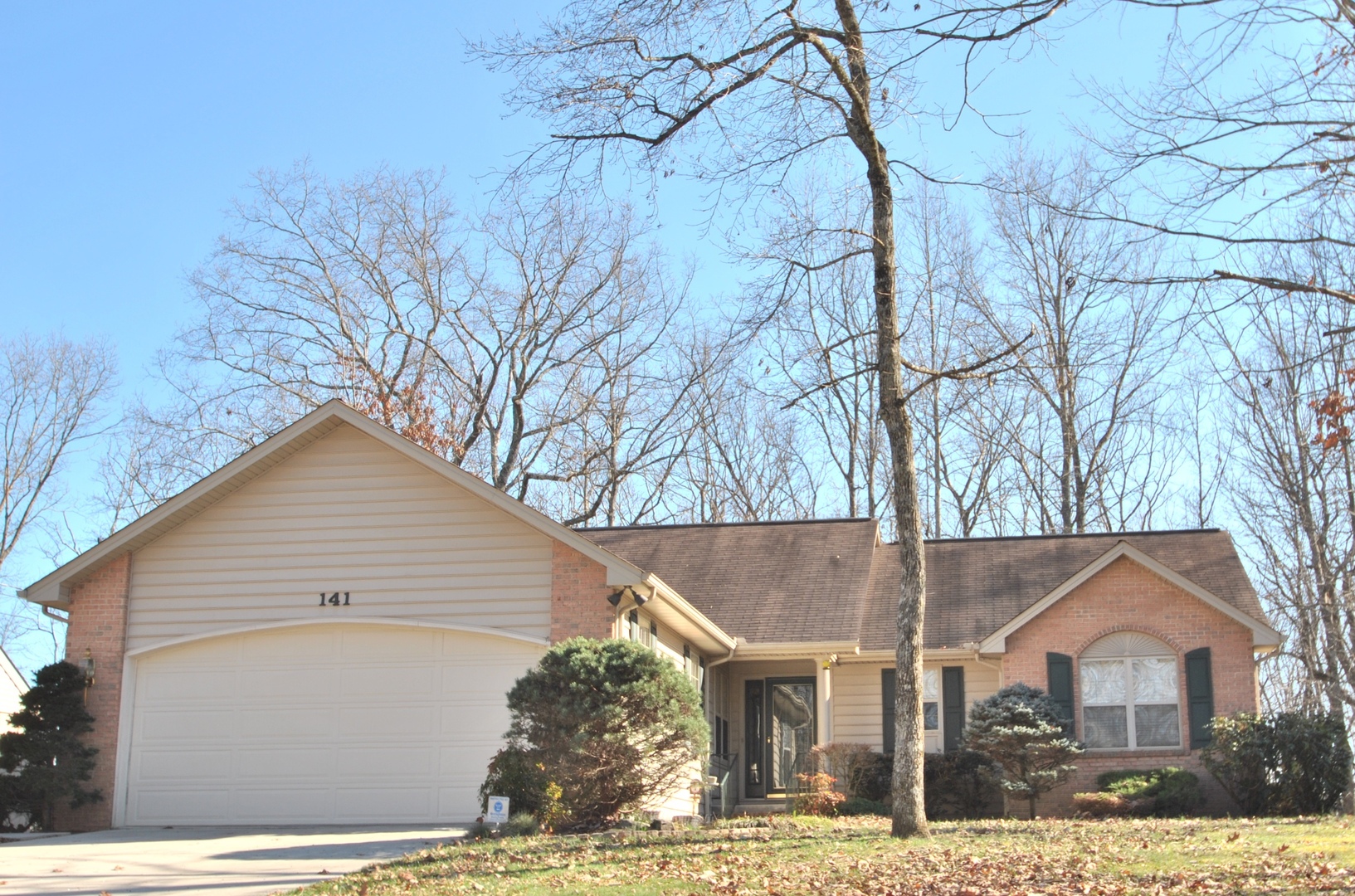 Crossville House: 141 Anglewood Dr