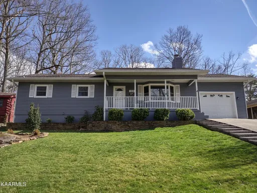Unfurnished 2 bedroom / 2 bath home in beautiful Fairfield Glade Community One year lease available
