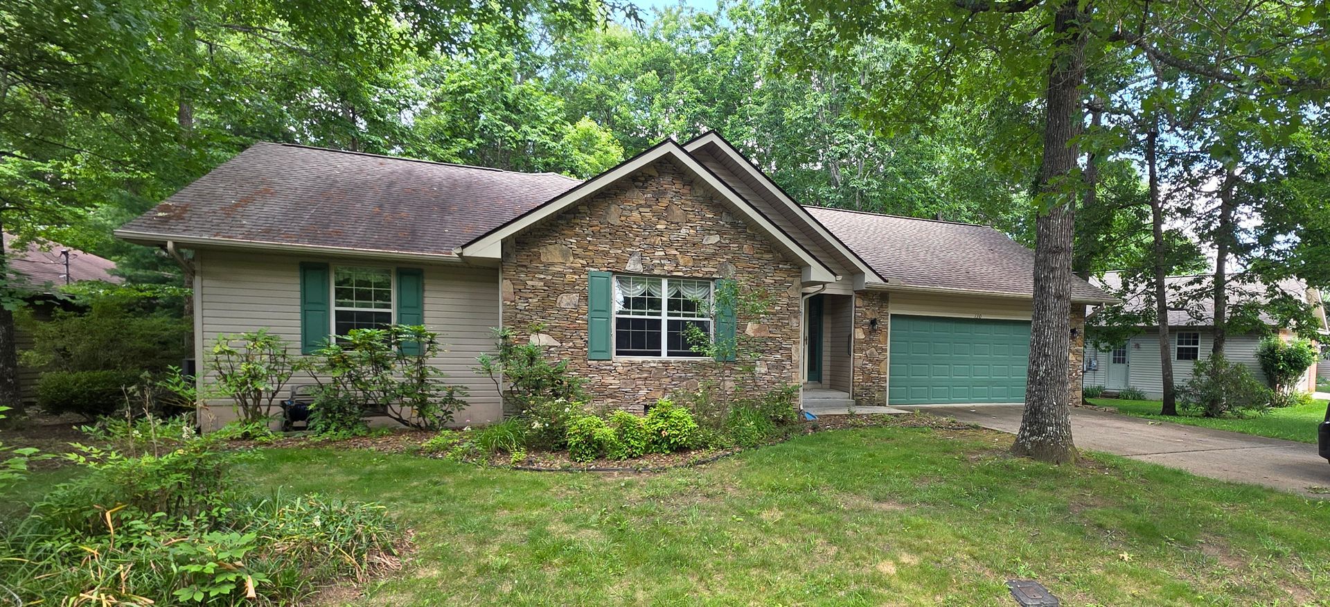 Crossville House: 130 Berkshire Loop