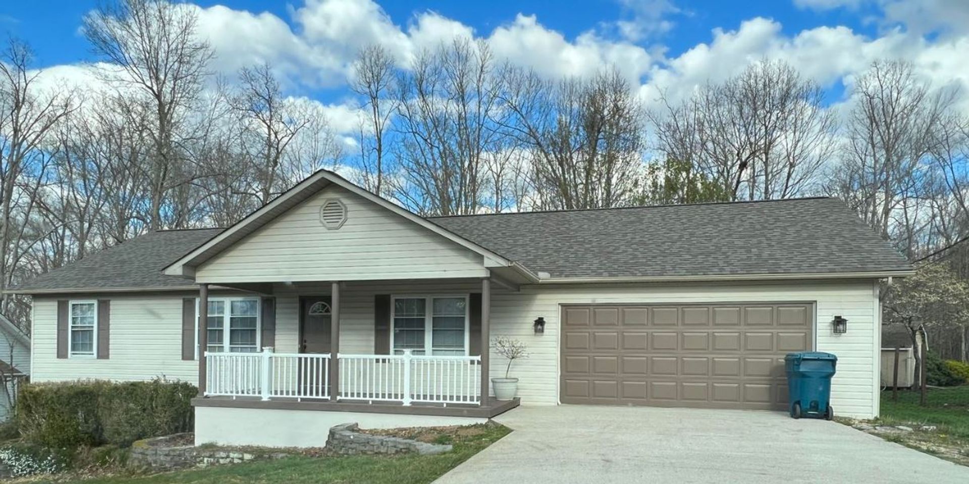 Crossville House: 392 Southridge Cir