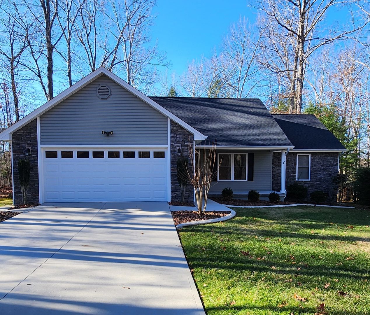 Crossville House: 114 Camelot Lane