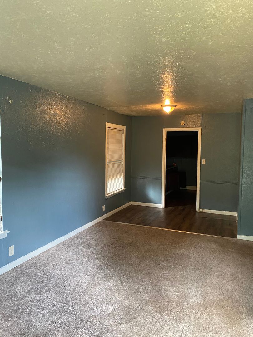 DALLAS House: 3615 REESE DR