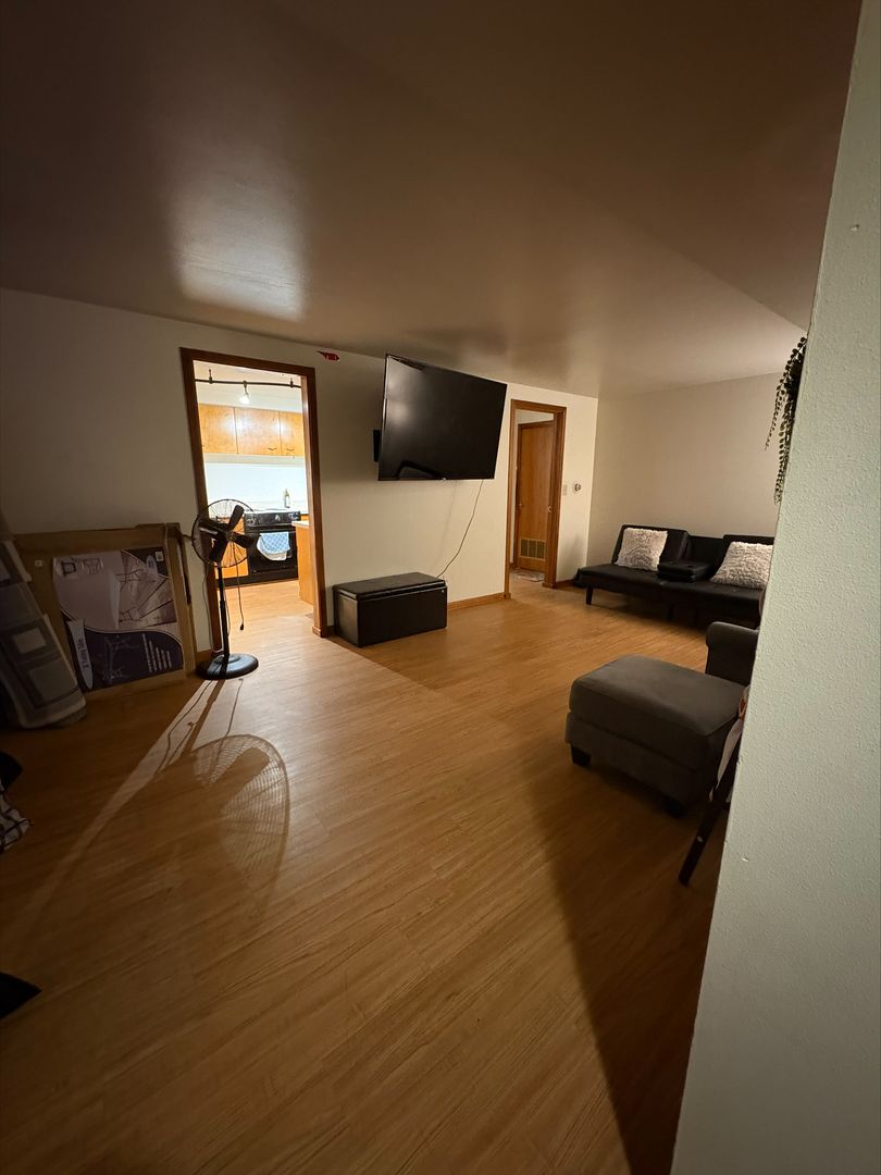 Wausau Apartment: 914 Grand Ave