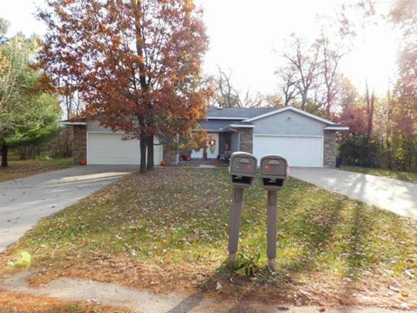 Plover Apartment: 3370/3372 Bridlewood Dr