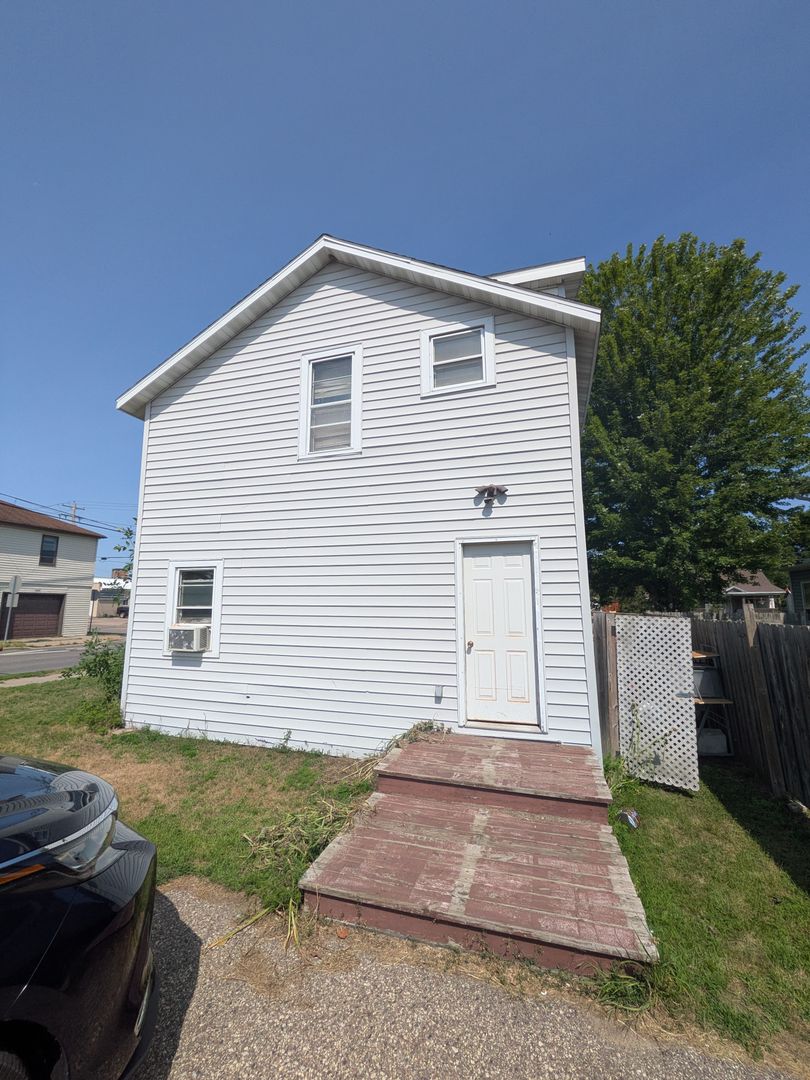 1001 Park St, Stevens Point 2 of 12