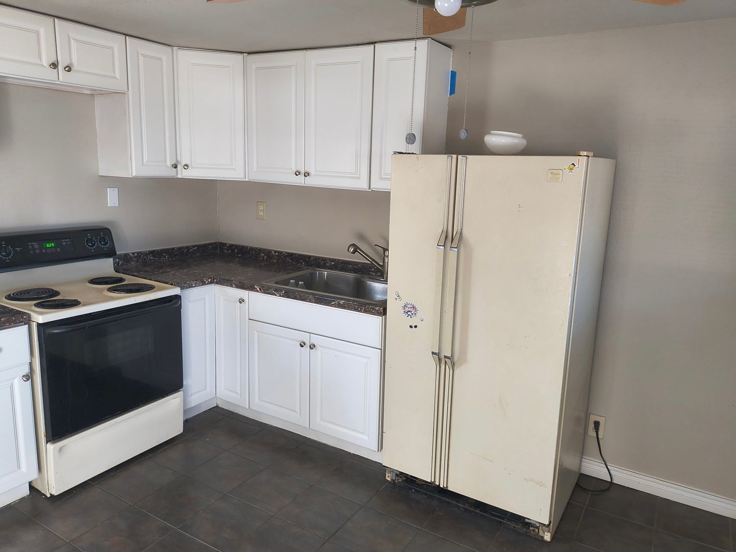 Eaton Apartment: 570 Oak Ave
