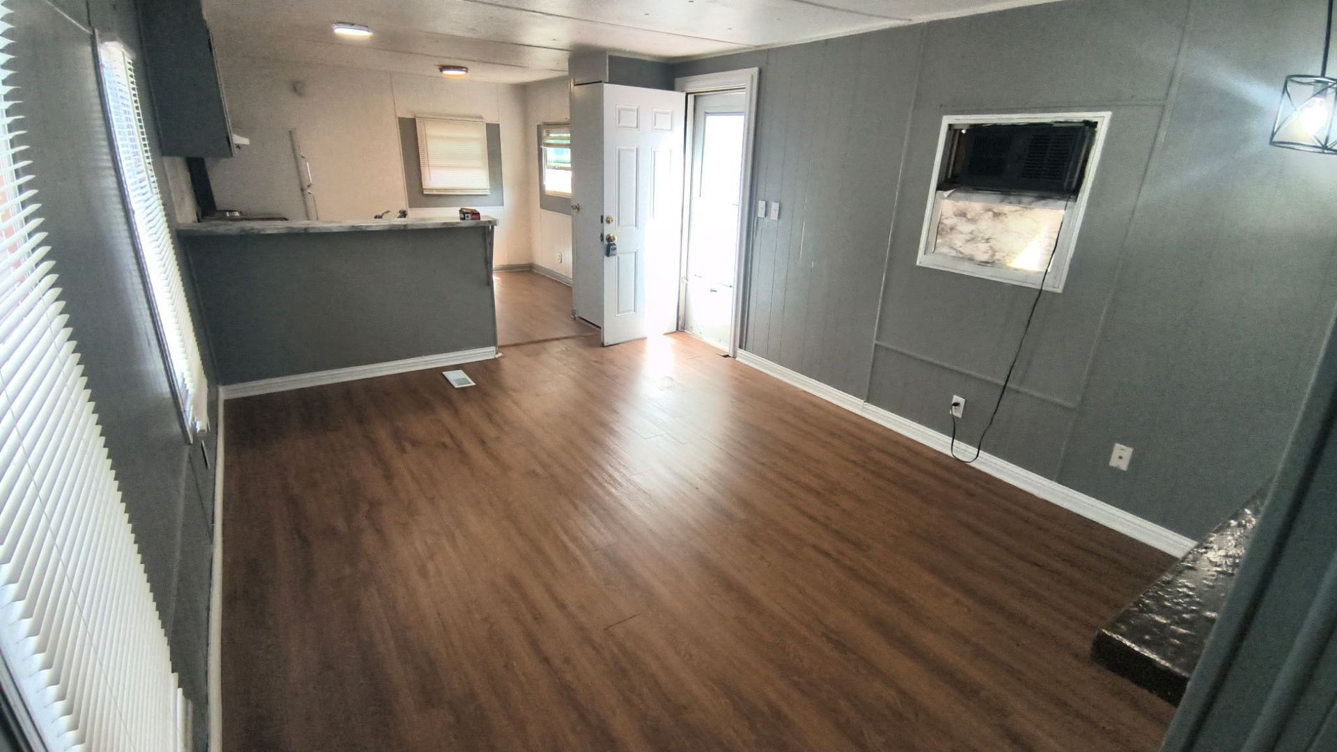 Eaton Apartment: 570 Oak Ave