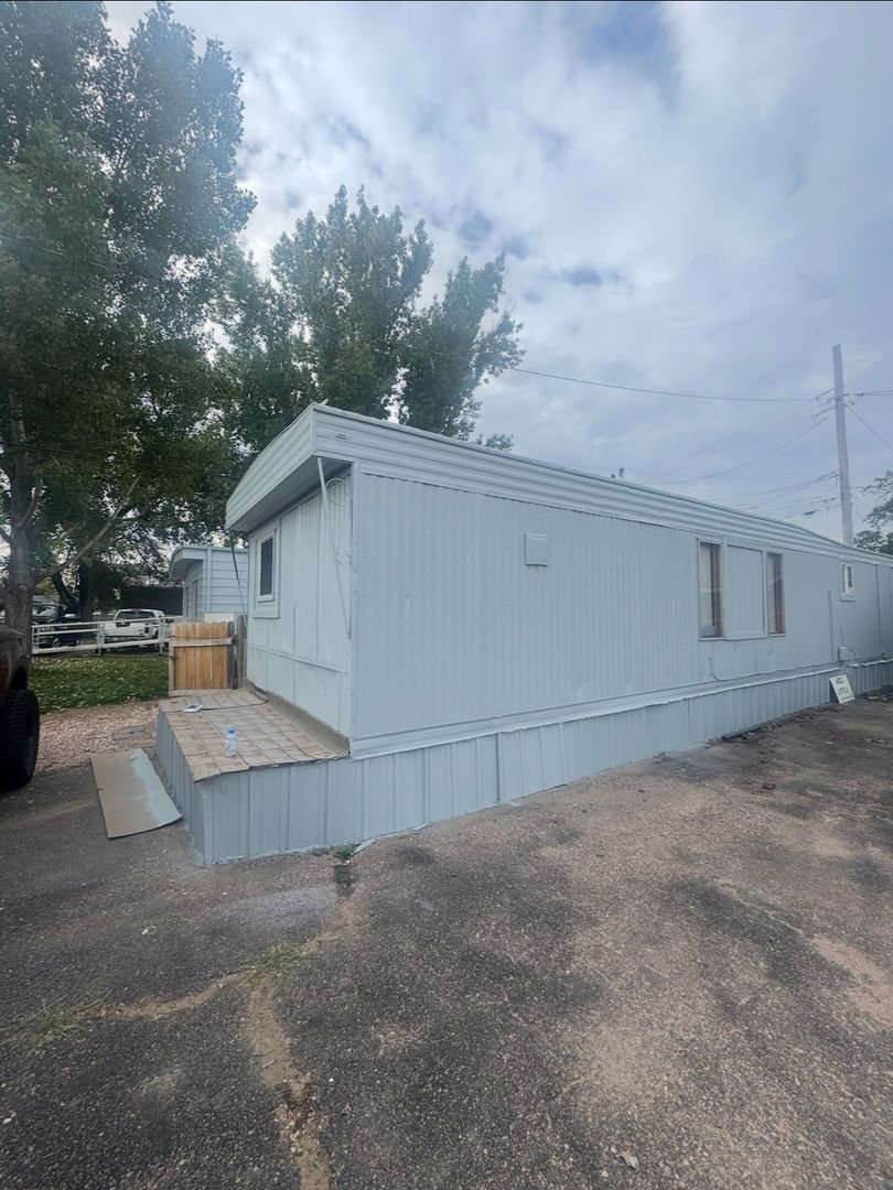 Eaton Apartment: 570 Oak Ave