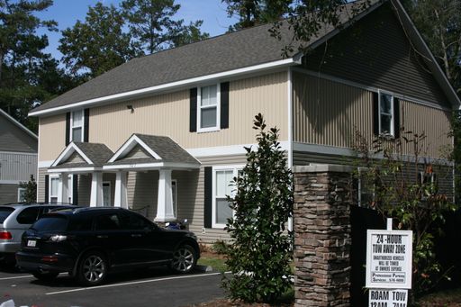 Hamptons on High – 4 Bedroom / 4 Bathroom Student Townhome Near FSU & TSC!