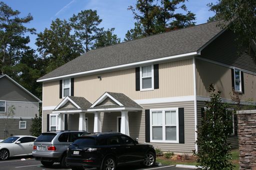 Hamptons on High – 4 Bedroom / 4 Bathroom Student Townhome Near FSU & TSC!